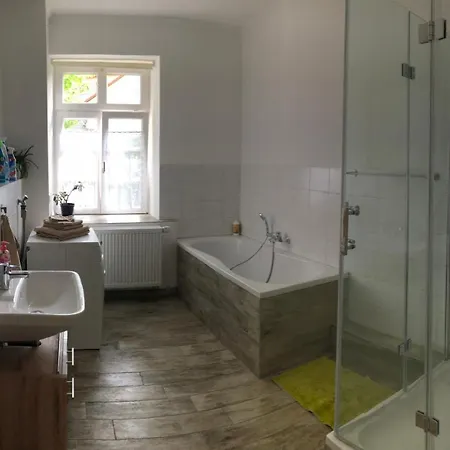 شقة Altes Schulhaus Mutschelbach *