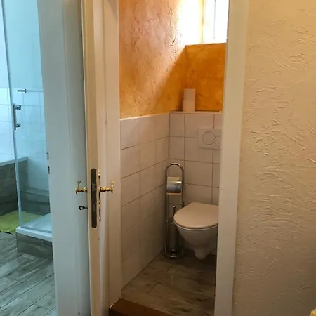 شقة Altes Schulhaus Mutschelbach كارلسباد